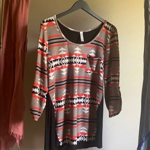 Geometric pattern top